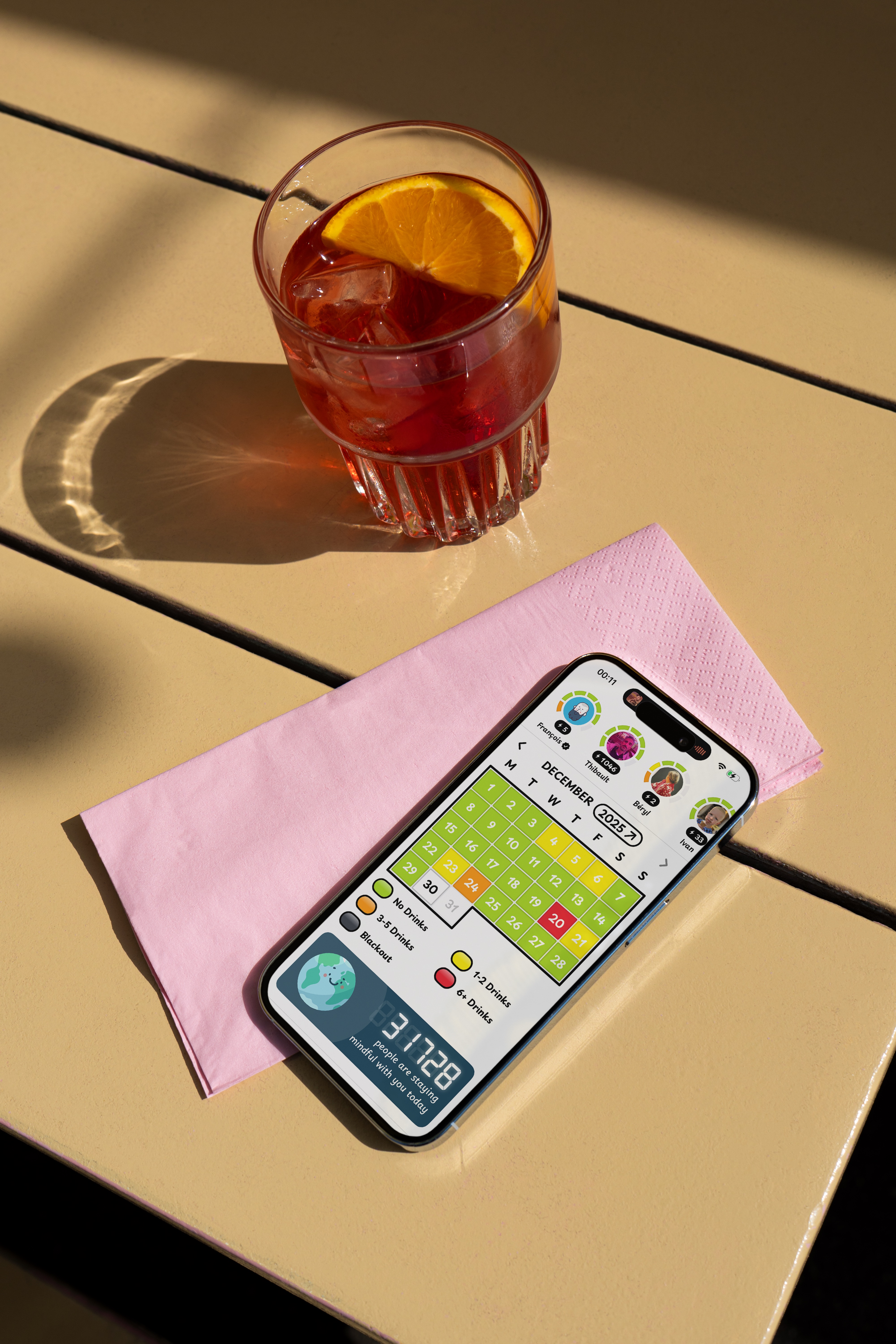 Drylendar alcohol tracking calendar app screenshot showing colorful daily tracking